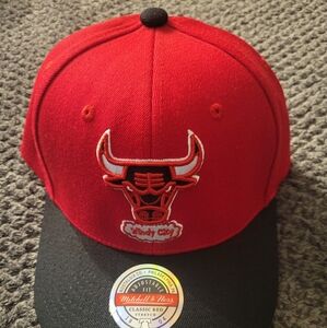 Mens Chicago Bulls Mitchell And Ness snap back hat